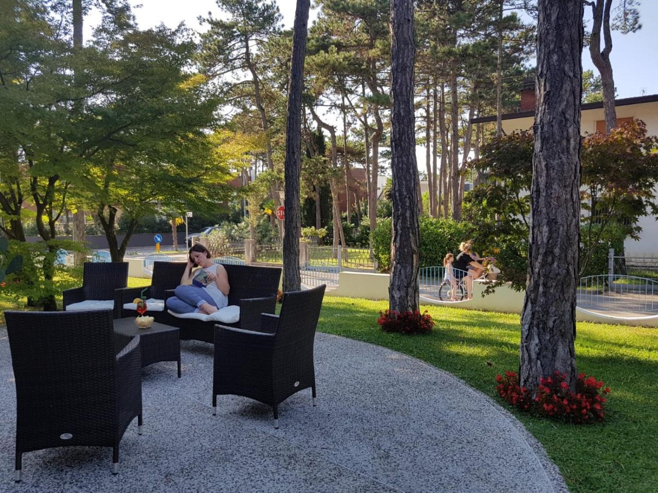 Hotel Olympia Lignano Sabbiadoro Kültér fotó